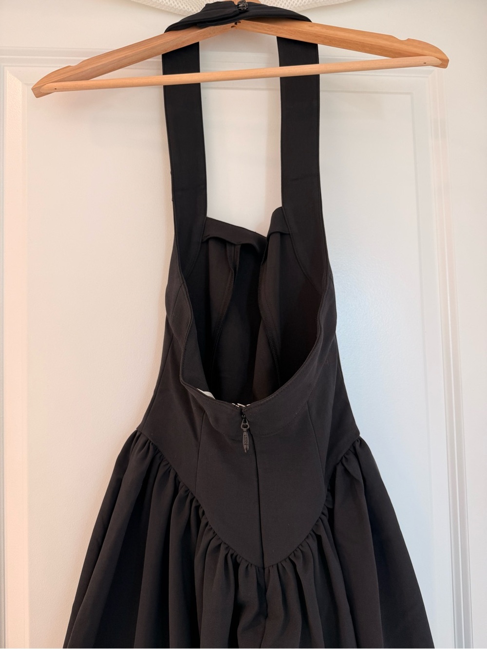 New Helsa Faille Halter elegant chic Black Midi Dress - Picture 9 of 12